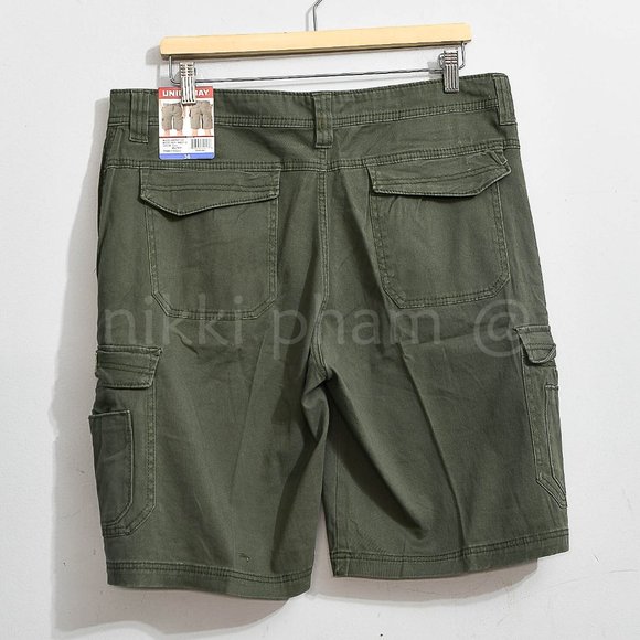 NWT ! Men Unionbay Cargo Shorts in Green - Picture 3 of 4
